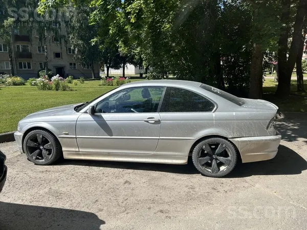 BMW Kupeja ar skati līdz 01.27 Sporta sture, short shi