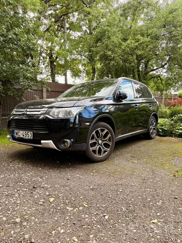 Mitsubishi Pārdodu 2014. gada Mitsubishi Outlander ar dīzeļdz