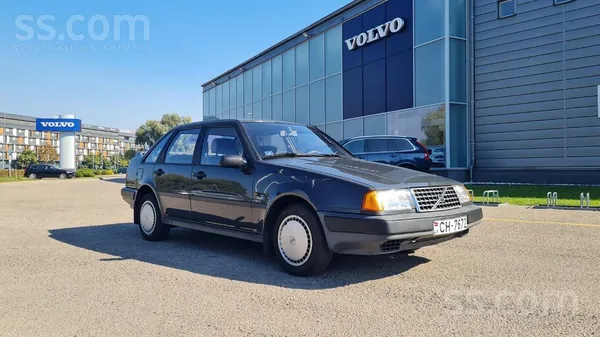Volvo 440 1989 g. 1.8 benzīns.
Meklēju gādīgu saimnieku šim retajam volvo. Šis auto ļoti ilgi nostāvēja sausā garāžā, tāp ...