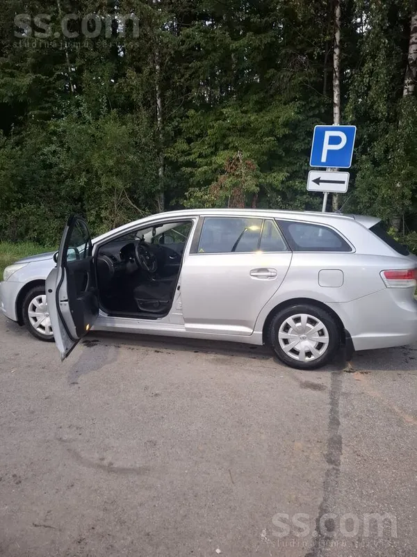 Toyota Pārdodu Toyota avensis 2010 , gada 2.00 normālais 