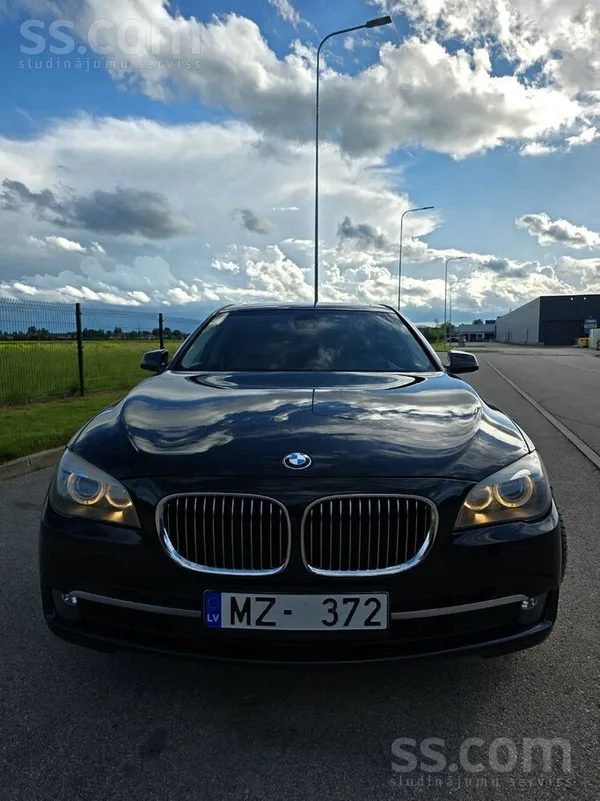 BMW Pārdod labi uzturētu BMW 740d xDrive (F01) ar pārb