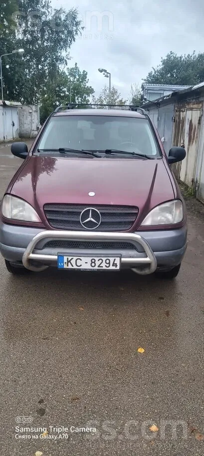 Mercedes Mašīna priekš sava gada labā stāvoklī.