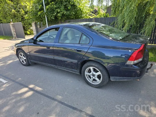 Volvo Pardodu tehiski labā stavokli volvo ar tiko izietu
