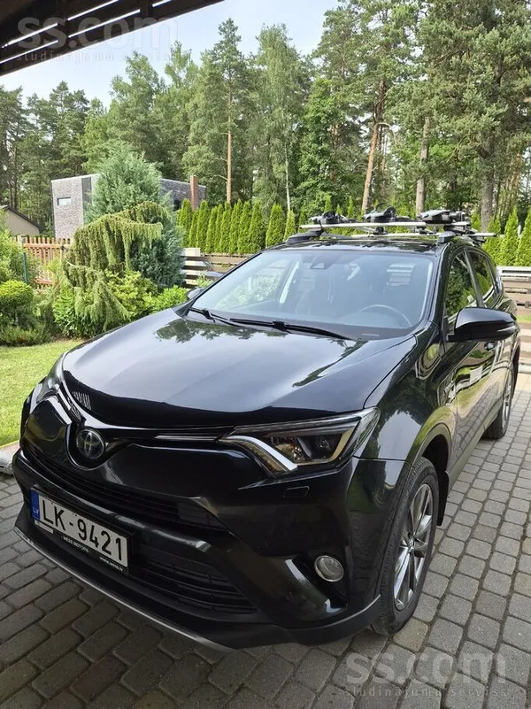 Toyota Pārdodu Latvijā pirktu automašīnu. Veiktas ikgadēj