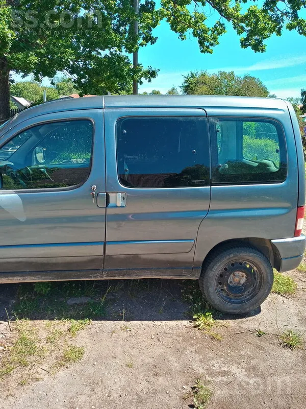 Jauns aizmugurējais tilts vis kas metināms sametināts sataisīts ...