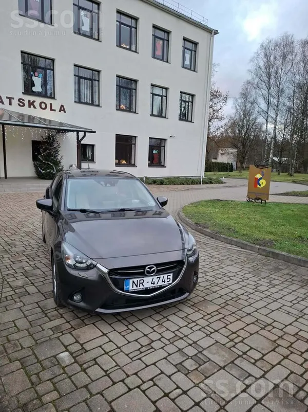 Mazda Pārdodu ļoti koptu un uzticamu Mazda 2. Auto iegād