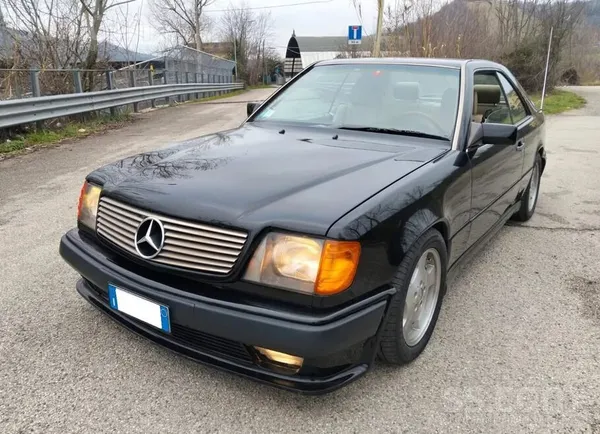 Mercedes Šis 1989. gada Mercedes-Benz 300 CE Lorinser ir C1