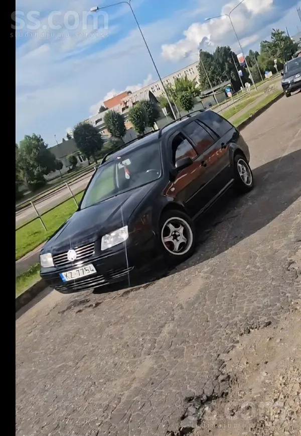 Volkswagen Надёжный экономичный с хороший динамикой. Годовой 