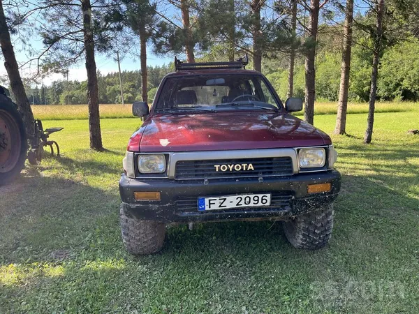 Toyota Pārdodu džipu ar raksturu. Sevi vienmēr ir pierādī