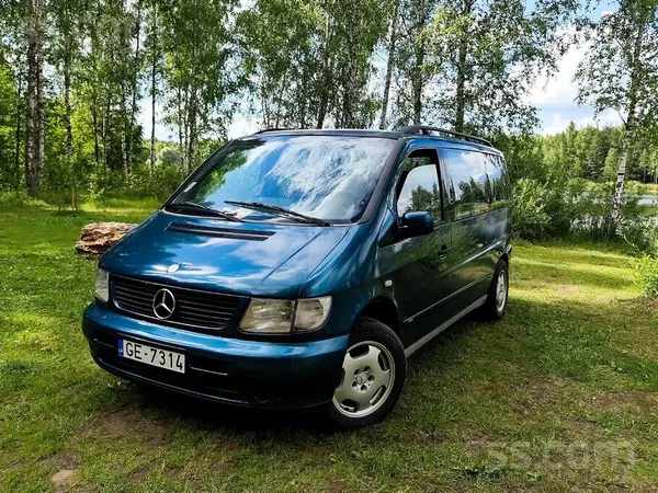 Mercedes Vienkāršs un uzticams darba mikroautobuss. Auto na