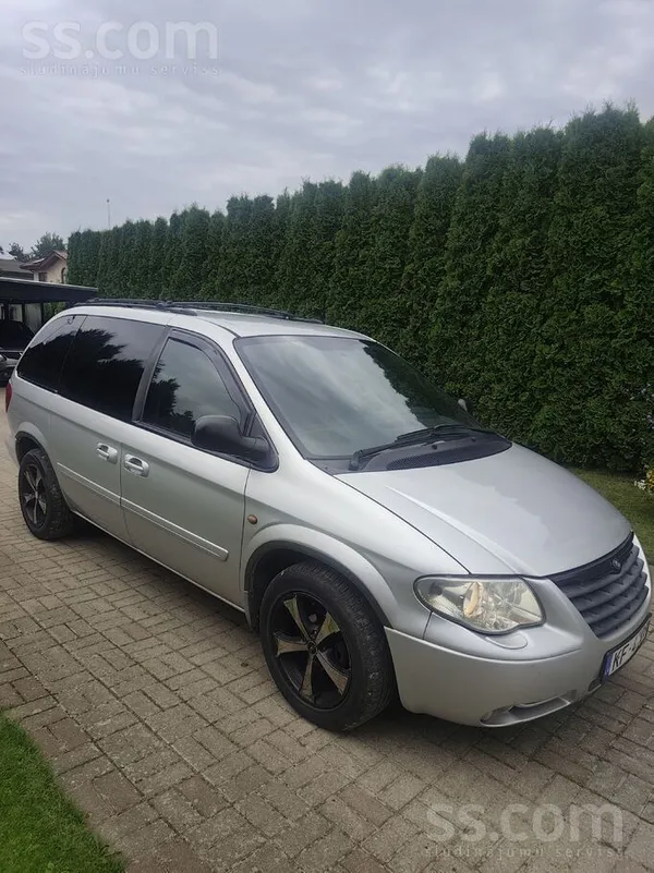 Chrysler Voyager tehniski laba stavoklī. Automāts strādā la