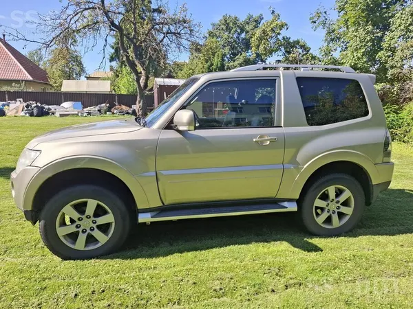 Mitsubishi Foršs off-road, mednieku-makšķernieku auto. +7cm l