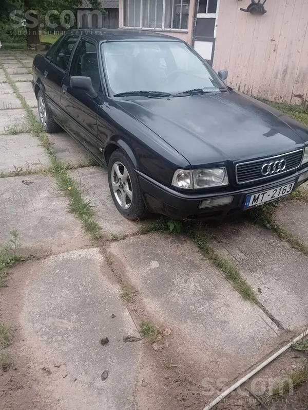 Audi Tiek pārdoti divi Audi 80 par viena cenu. Abām aut