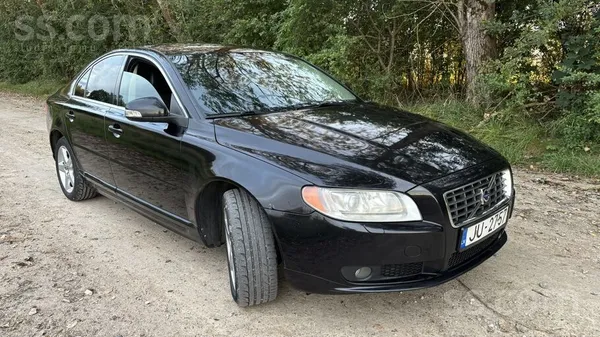 Volvo Pirms mēneša izdzīta tehniskā. Apkopes tika savlai