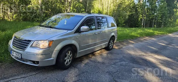 Chrysler Grand Voyager 2.8 dīzelis 120kw 2009 gads automāts. TA 05.2027. Ļot