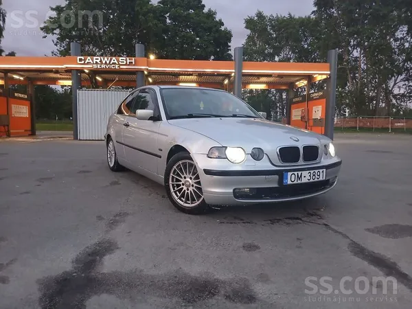 BMW Продаю бмв 320 compact в хорошем визуальном и техн
