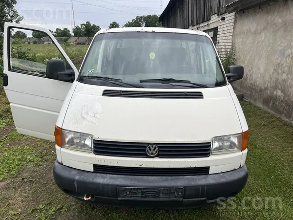 Volkswagen Tirgojas busiņš. numuri stāv csdd. nav nodokļa par