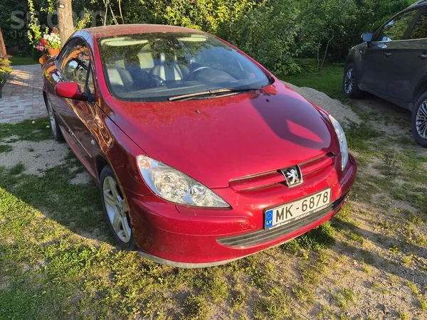 Peugeot 307 CC normālā tehniskā kārtībā, vizuāli nav ideāl