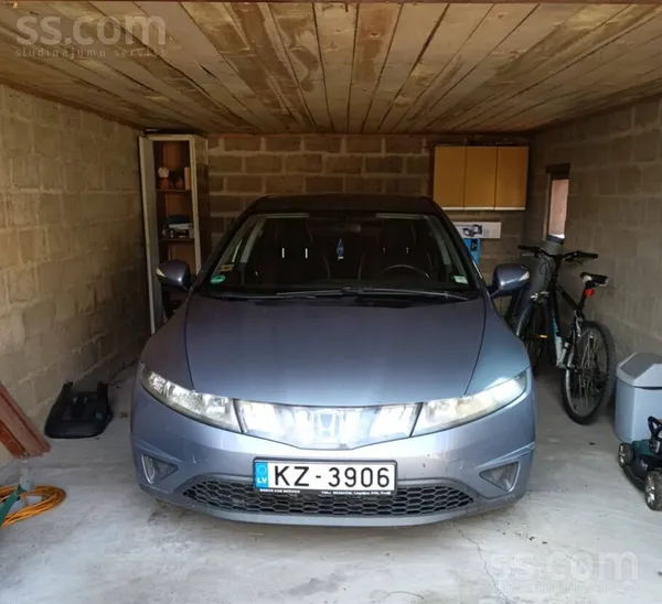 Tiek pārdots Honda Civic, 2006. gada izlaidums ar 2.2 dīzeļdzinēju. 
Auto ir braucošā stāvoklī - uzlec kā nākas. Tomēr kopš ...
