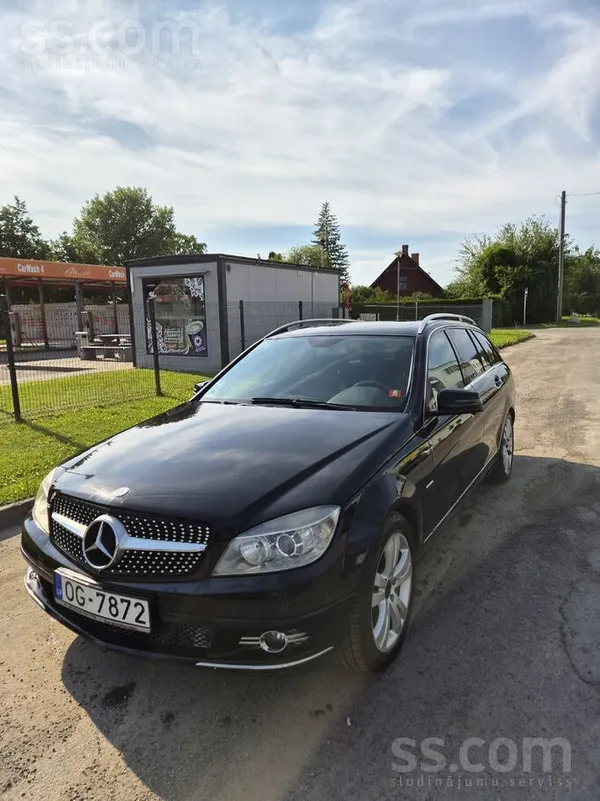 Mercedes Nesen no Vācijas Mersedess benz C220, Avangarde. Ļ