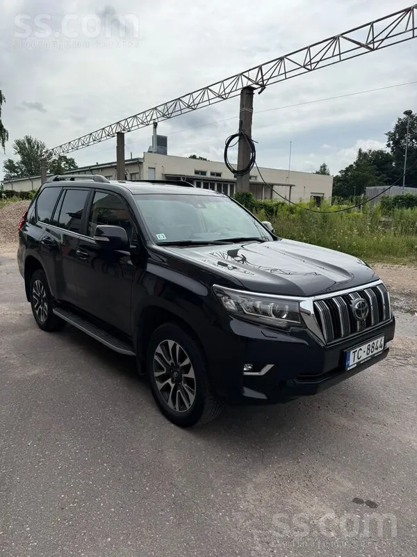 Toyota Pārdod Toyota Land Cruiser . Cena norādīta ar Pvn.