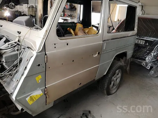 Mercedes Pārdodu G-klasi ar dokumentiem. Nepabeigts projekt