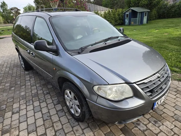 Chrysler Grand Voyager 2, 8D 110kw, Stown&go sēdekļi ielokāmi grīdā, tehniski labā stāvoklī, motors un kārba strādā labi, viz ...