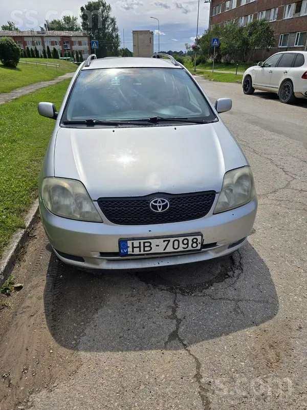 Toyota Pārdodu ekonomisku. 