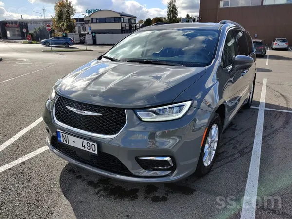 Chrysler Ja jums ir kādi jautājumi lūdzu zvanit. Auto bija