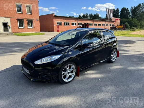 Ford Pārdodu labu Ford fiesta St-Line/look 