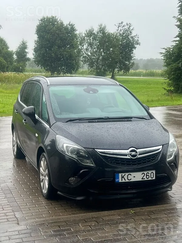 Opel Ieskaties rūpīgi. Opel Zafira Tourer 1.6 Dīzelis a
