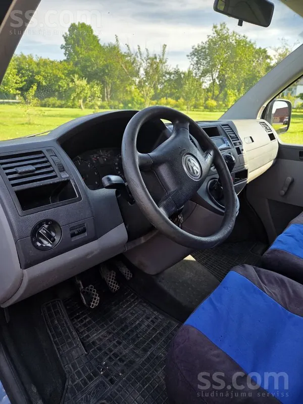 Volkswagen Tiek pārdots kravas busiņš, kura pilnā masa 3000 k
