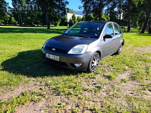 Ford Pārdod Ford Fiesta, 2004.gada izlaidums. Ekonomisk
