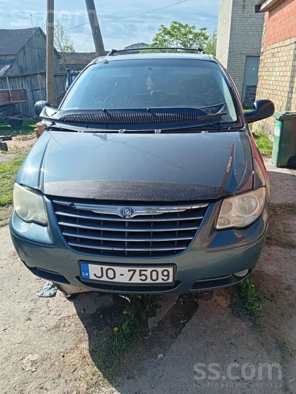 Chrysler Pārdodu auto visticamāk rezerves daļās, jo negribu