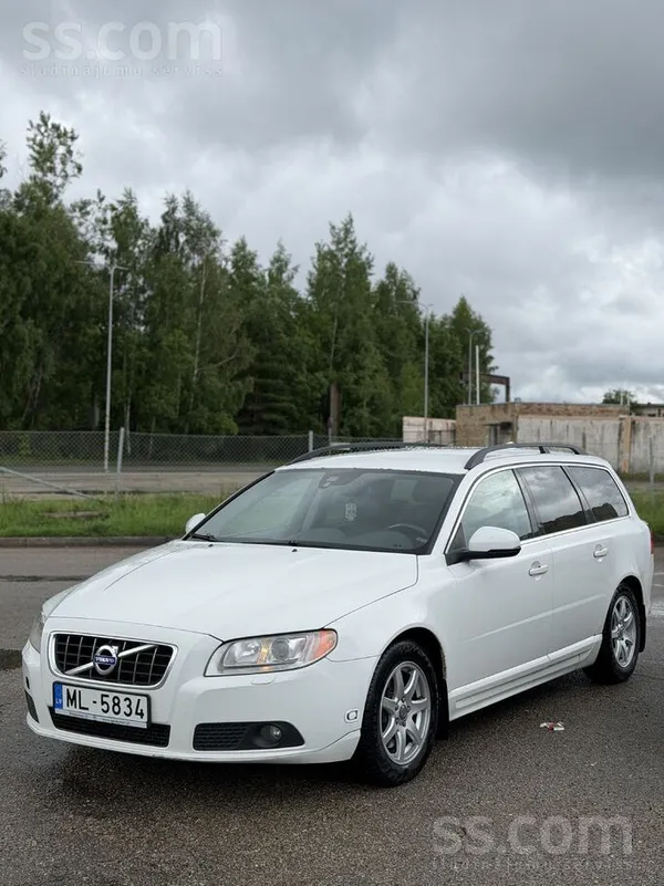 Volvo Pārdodu savu volvo v70 2.4 120kw 2013gads janvāris
