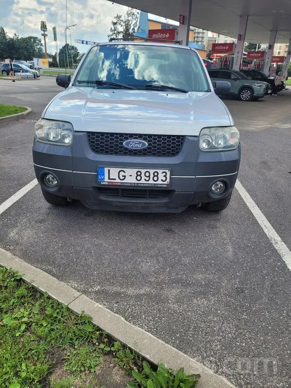 Ford Продаю машину такая как есть.