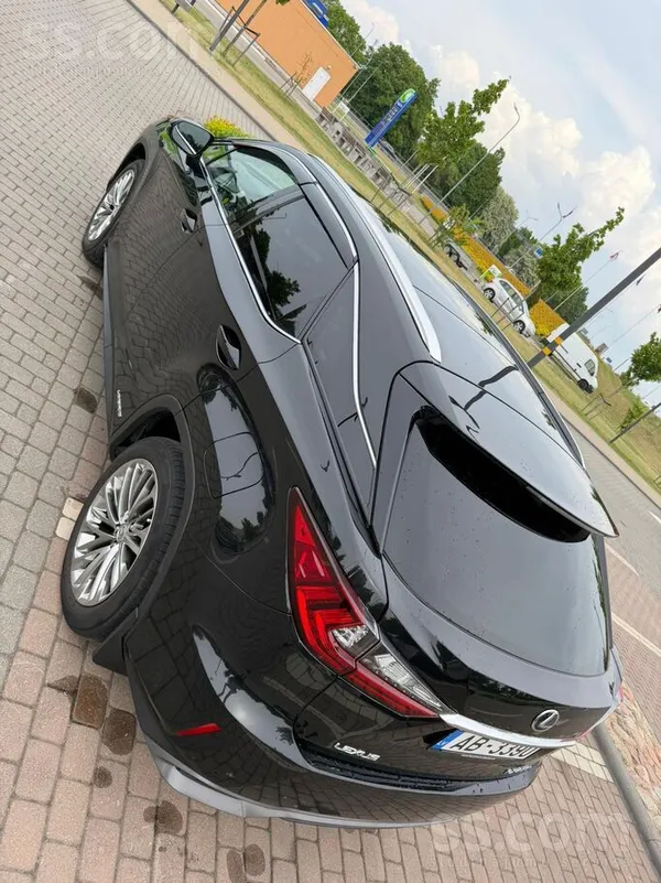 Lexus Pārdodu koptu un ļoti labā stāvoklī esošu Lexus Rx