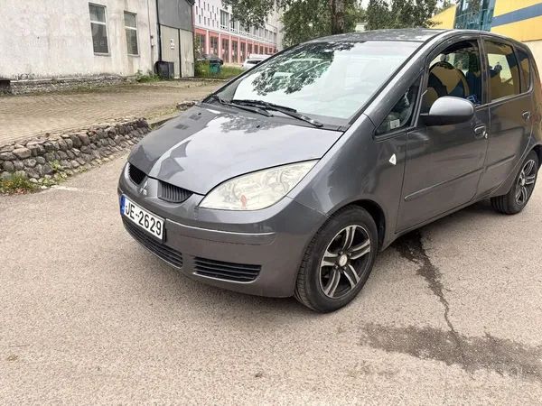 Mitsubishi Pārdodu stilīgu Mitsubishi Colt 1.3. Benzins, 5 li
