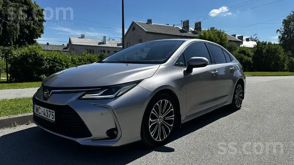 Toyota Toyota Corolla Sedan 1.6 benzīns (130 Zs)
