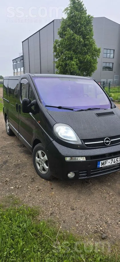 Opel Продаю Opel Vivaro 2005 года. 1.9D 74kw