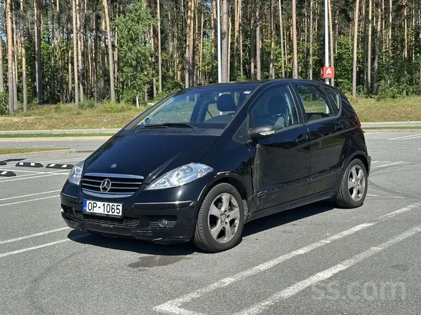 Mercedes Tirgoju A160 dīzelis. Vizuāli ir skrāpējumi un buk