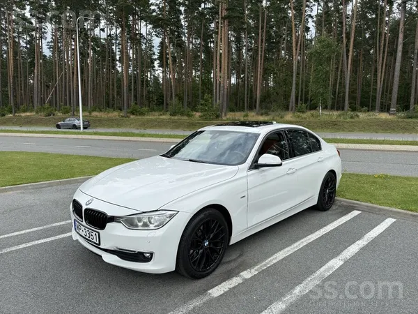 Pārdodu savu BMW 320d F30 ar ļoti bagātīgu komplektāciju, oriģinālu 160 000