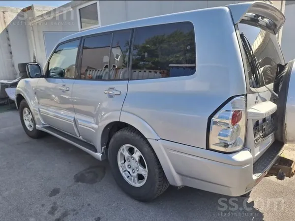 Pajero 3.2Did var arī pa daļām detaļās, ja intresē kaut kas no Pajero zvanie