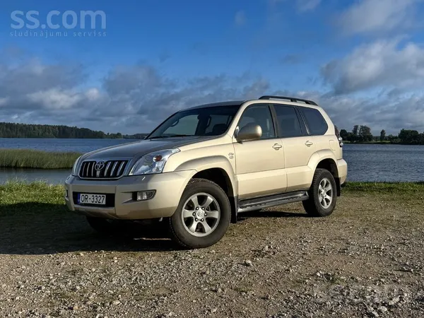 Toyota Tirgojas īsts japāņu bobiks - Toyota Land Cruiser 