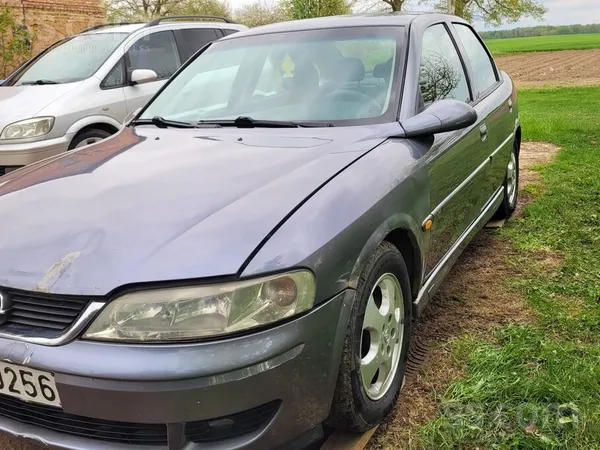 Opel Pārdodu. Pāris lietiņas jāsamaina. Vairāk informāc