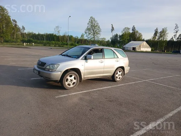 Lexus Pārdodu rx300. Labā tehniskā stāvoklī. Apskate bei