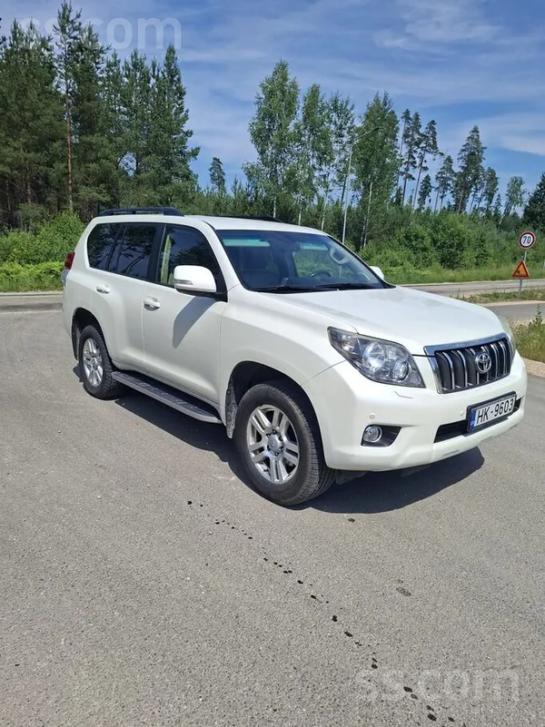 Toyota Pārdošanā labs džips. 
