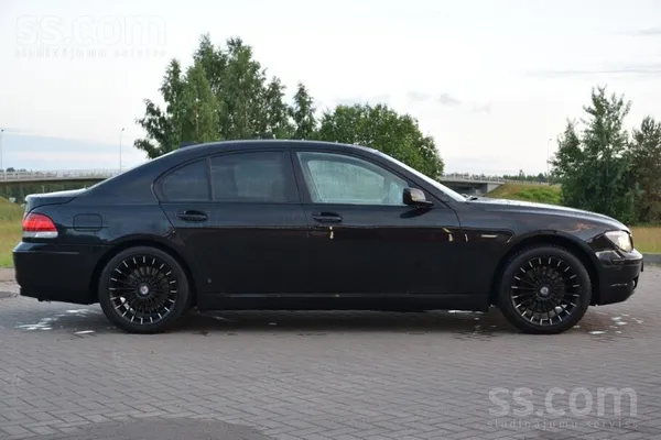BMW BMW 730d ar 3.0 dīzeļdegvielu un automātisko ātrum