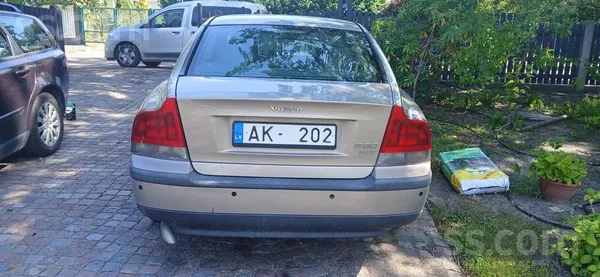 Mašīna braucoša - trūkumi redzami skates lapā. Numura zīme Ak202 netiek pārd