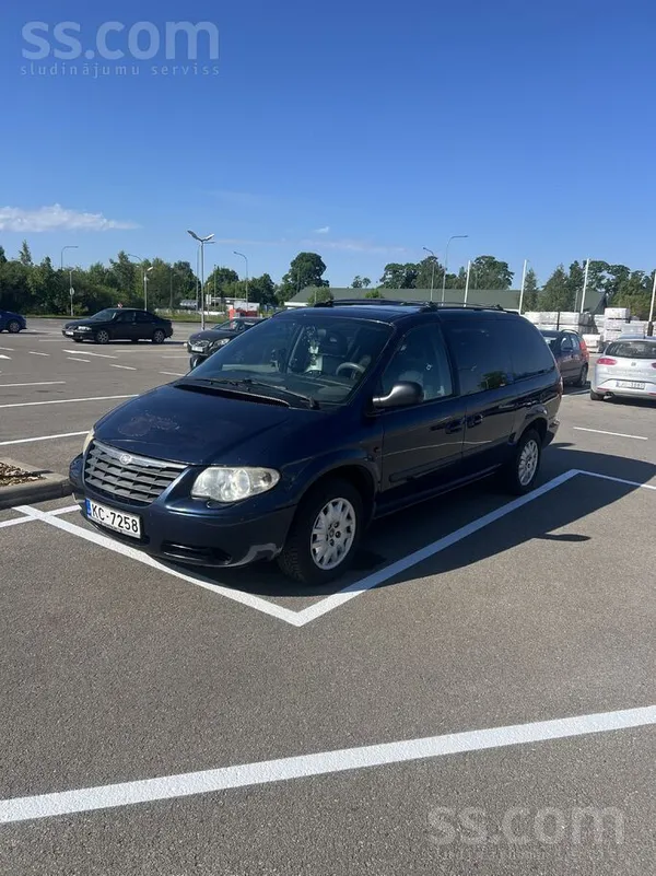 Продаётся надёжный и вместительный Chrysler Grand Voyager 2004 года выпуска с экономичным 2.5-литровым дизельным двигателем и ...
